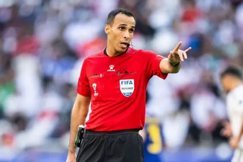 بعد غياب 16 عامًا.. التحكيم السعودي يستعيد مكانه في المونديال